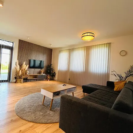 Luxury 2 Bedroom And Garden Apartment Strzyzewo Witkowskie