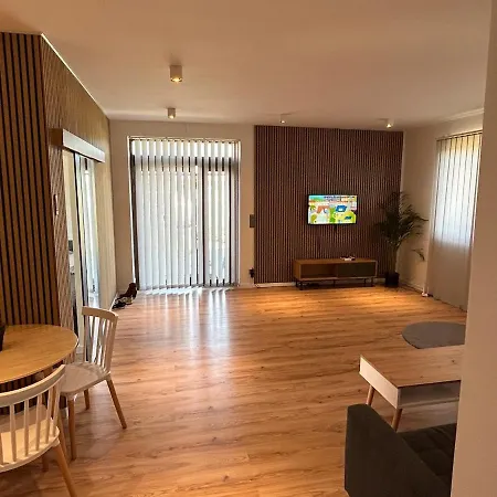 Luxury 2 Bedroom And Garden