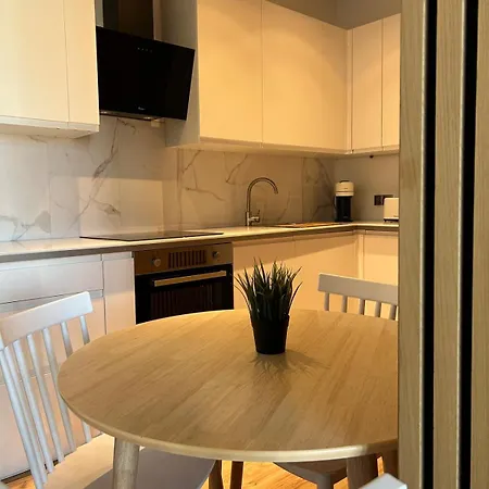 Luxury 2 Bedroom And Garden *