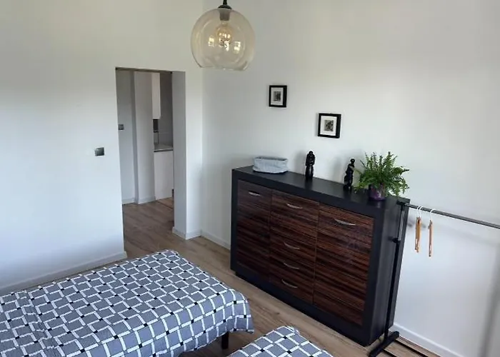 Luxury 2 Bedroom Apartment&garden Appartement *