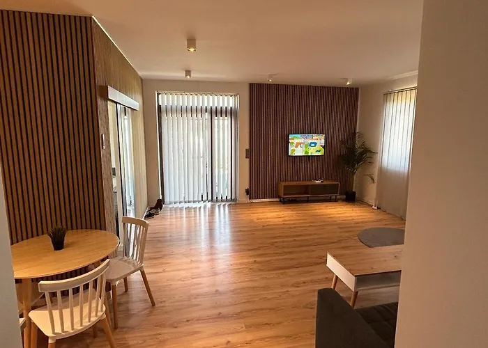 Luxury 2 Bedroom Apartment&garden
